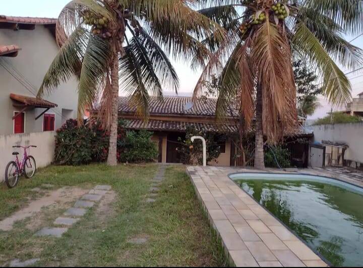 ACONCHEGANTE CASA DE 03 QUARTOS EM SÃO PEDRO DA ALDEIA