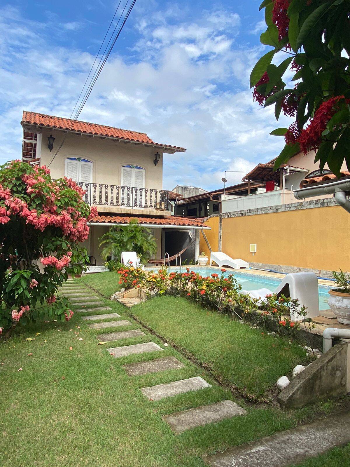 OPORTUNIDADE CASA À VENDA A DOIS QUARTEIRÕES DA PRAIA, BRAGA - CABO FRIO/RJ