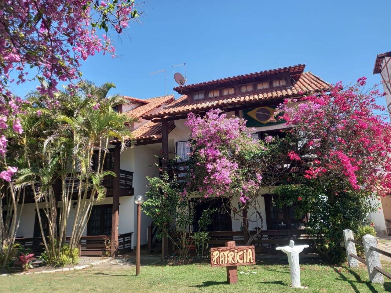 CASA DUPLEX À VENDA NO CONDOMÍNIO ORLA AZUL, PERÓ - CABO FRIO/RJ