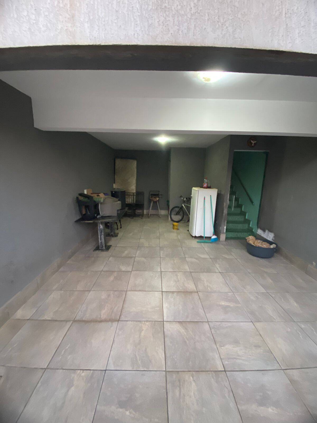 TRIPLEX À VENDA EM LOCALIZAÇÃO PRIVILEGIADA – (CABRAL), CONTAGEM/MG