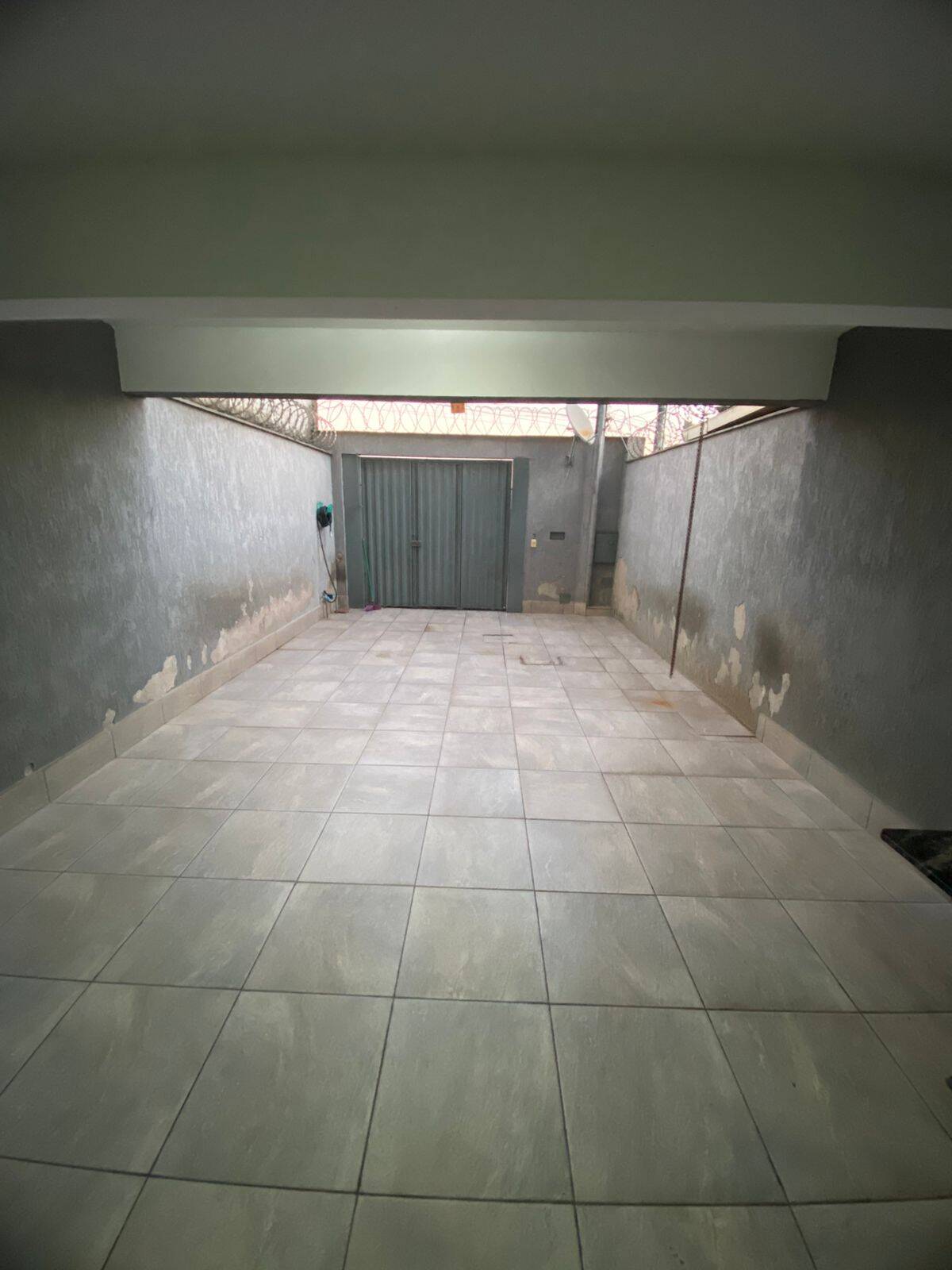 TRIPLEX À VENDA EM LOCALIZAÇÃO PRIVILEGIADA – (CABRAL), CONTAGEM/MG