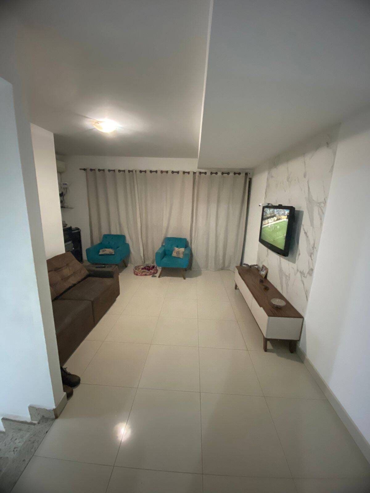 TRIPLEX À VENDA EM LOCALIZAÇÃO PRIVILEGIADA –  (CABRAL), CONTAGEM/MG