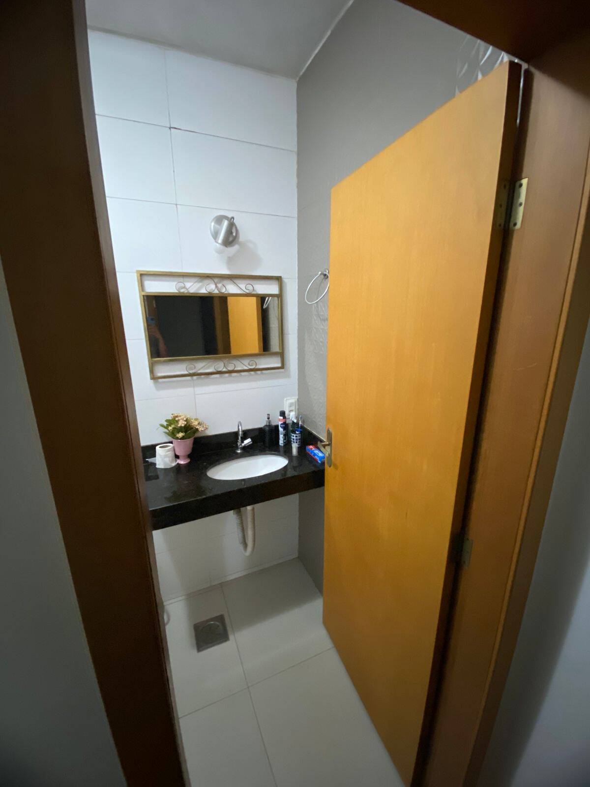 TRIPLEX À VENDA EM LOCALIZAÇÃO PRIVILEGIADA – (CABRAL), CONTAGEM/MG