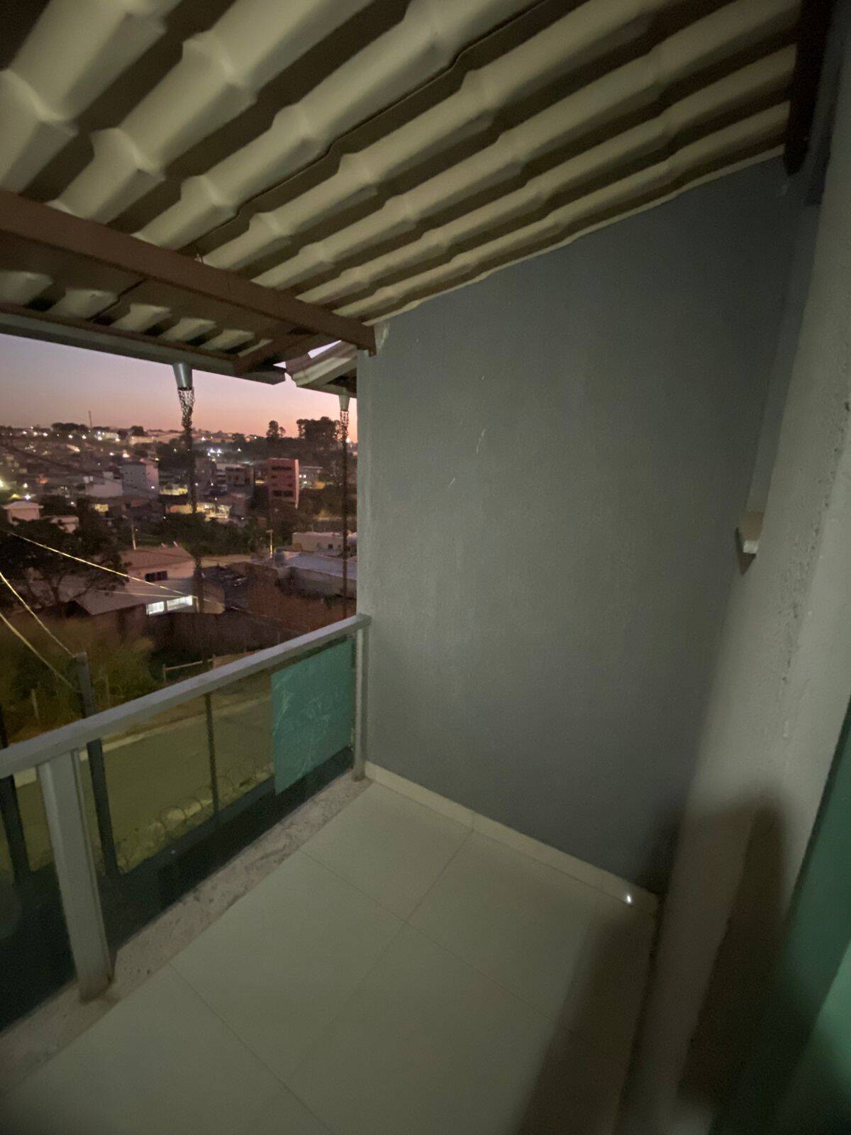 TRIPLEX À VENDA EM LOCALIZAÇÃO PRIVILEGIADA – (CABRAL), CONTAGEM/MG