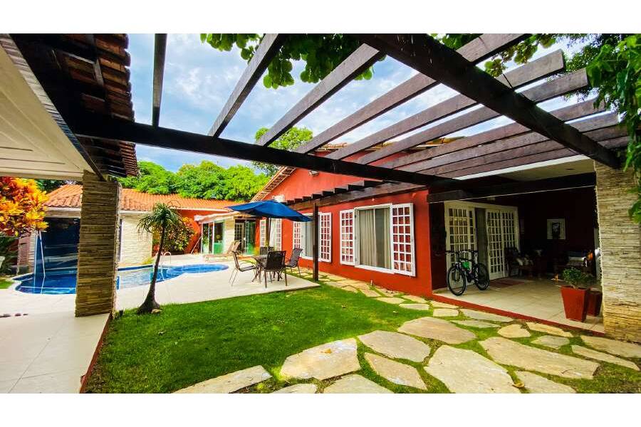 LUXUOSA CASA À VENDA NO CONDOMÍNIO MARINA PALMER – CABO FRIO/RJ