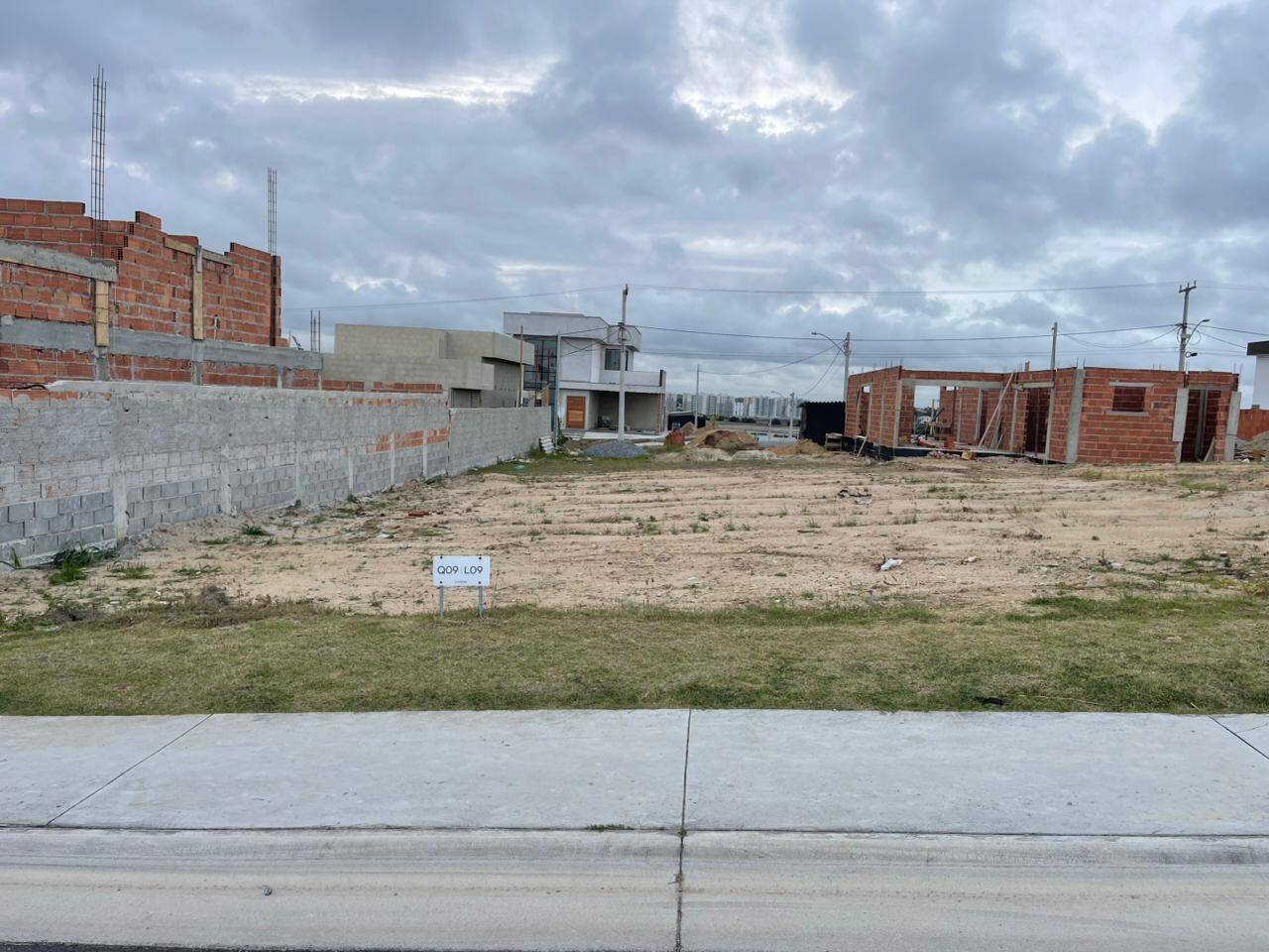 TERRENO À VENDA NO CONDOMÍNIO VIVERDE II – SÃO PEDRO DA ALDEIA