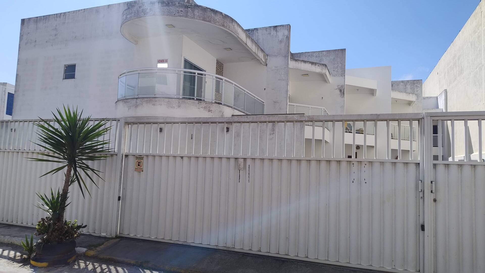 CASA EM CONDOMÍNIO À VENDA – CENTRO DE ARRAIAL DO CABO