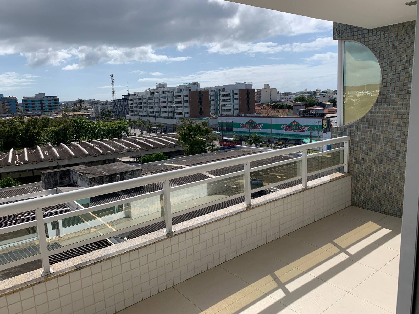APARTAMENTO 02 QUARTOS COM VISTA LIVRE NO CENTRO DE CABO FRIO/RJ