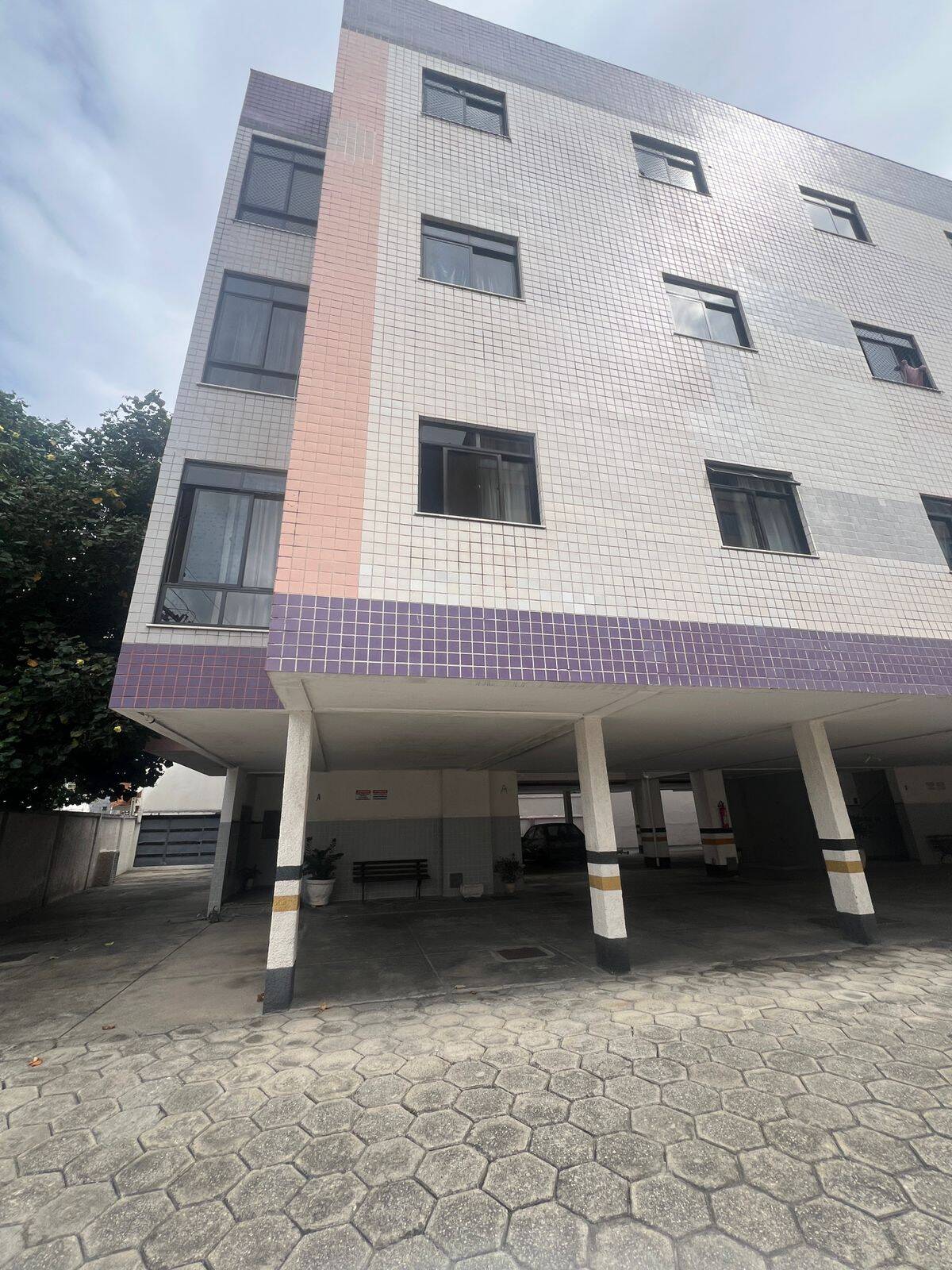 OPORTUNIDADE! APARTAMENTO 02 QUARTOS + DCE NO PARQUE RIVIERA - CABO FRIO/RJ