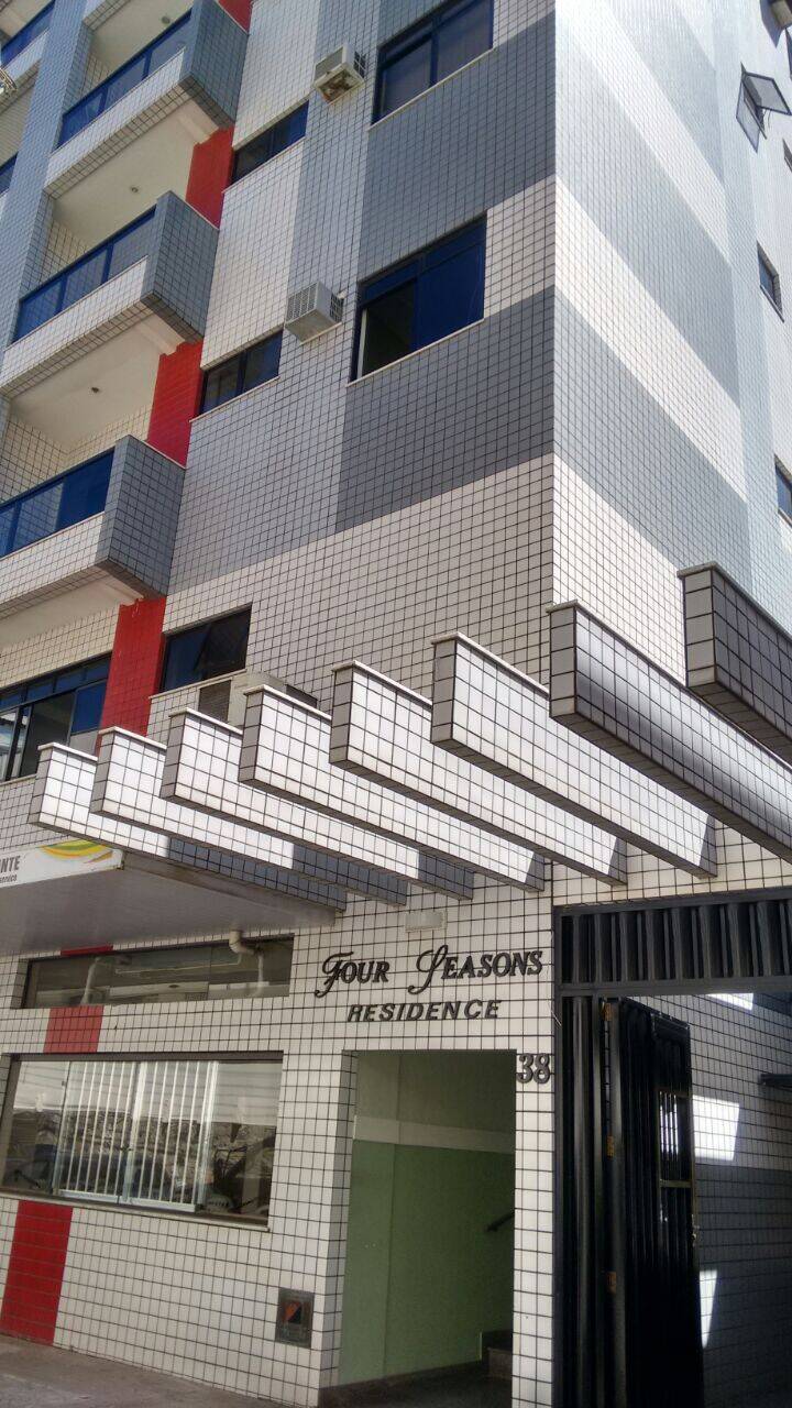APARTAMENTO À VENDA NO CENTRO DE CABO FRIO/RJ –  APENAS 30 METROS DA PRAIA!