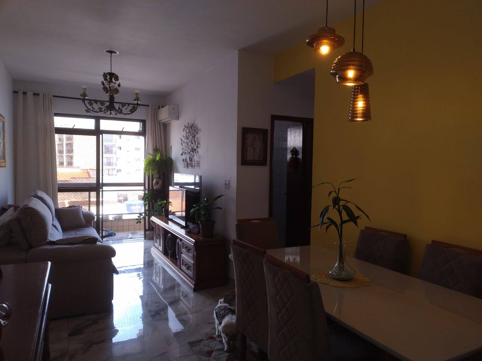 APARTAMENTO AMPLO À VENDA 02 QUARTOS + DCE, CENTRO - CABO FRIO/RJ