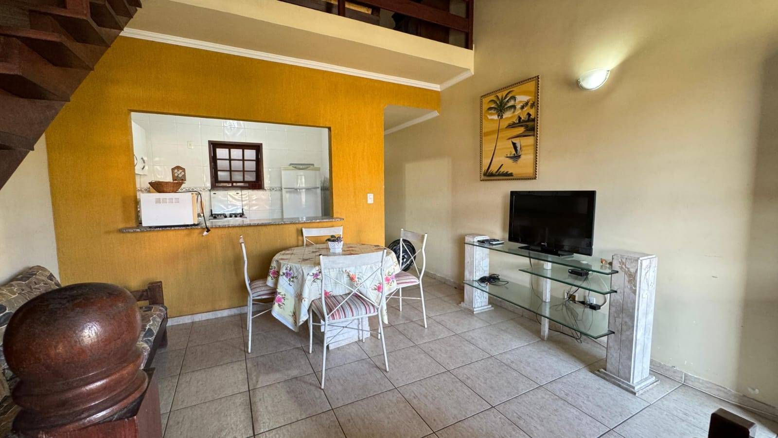 APARTAMENTO DUPLEX ESPAÇOSO NO PERÓ DE 04 QUARTOS EM CABO FRIO/RJ