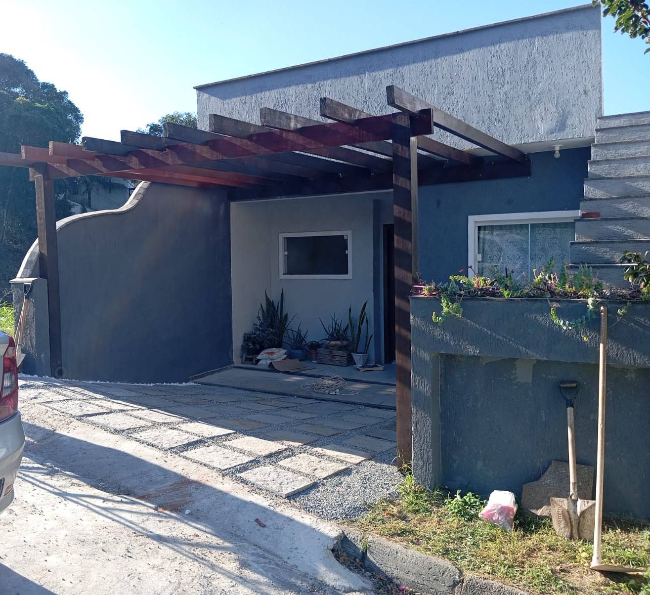 CASA GEMINADA INDEPENDENTE À VENDA – 3 QUARTOS – GURIRI, CABO FRIO/RJ