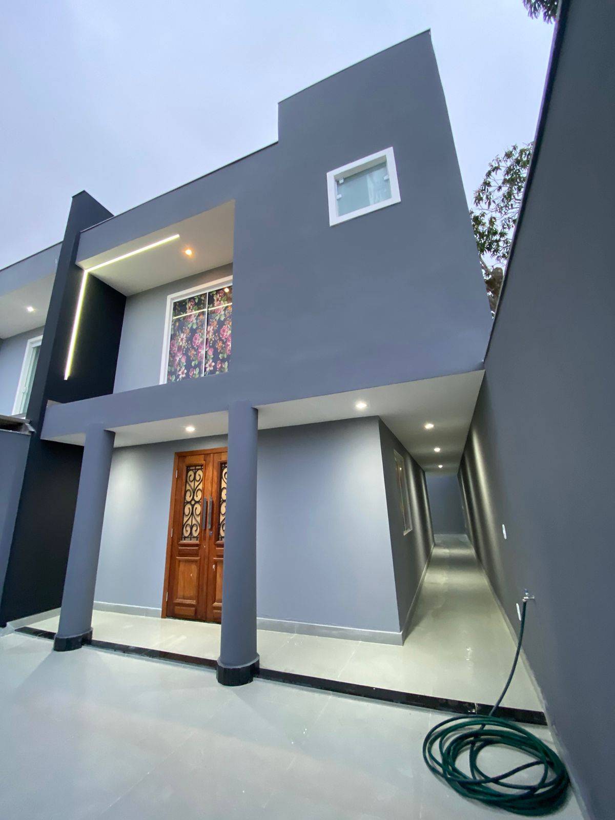 CASA DUPLEX DE 03 QUARTOS – VINHATEIRO EM SÃO PEDRO DA ALDEIA/RJ