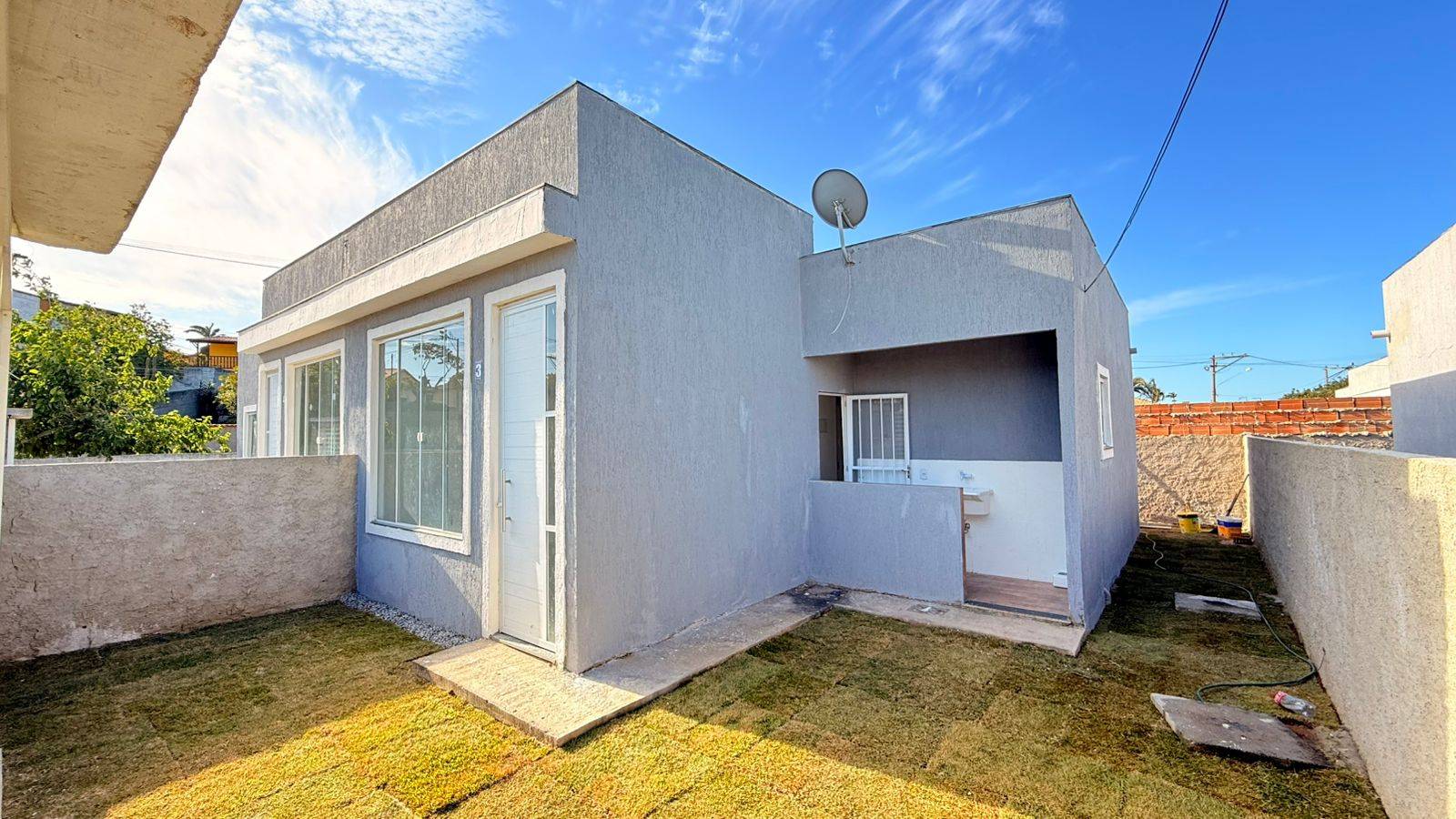 CASA INDEPENDENTE DE 02 QUARTOS À VENDA EM GURIRI – CABO FRIO/RJ