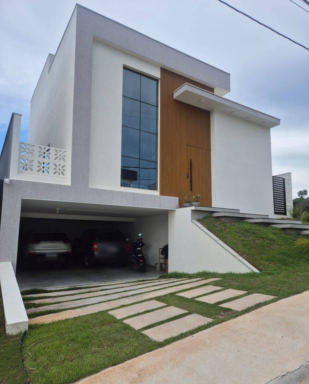 CASA À VENDA DE 04 QUARTOS NO CONDOMÍNIO VIVERDE I – SÃO PEDRO DA ALDEIA/RJ