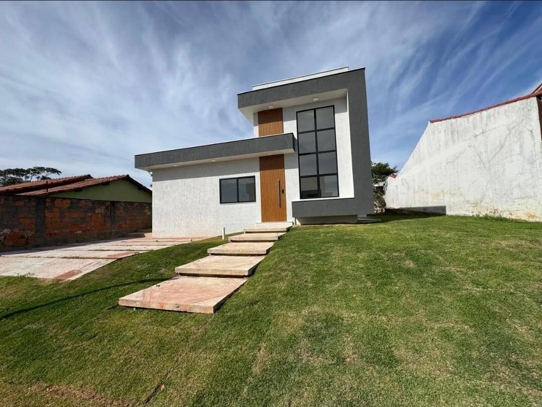 CASA À VENDA EM CONDOMÍNIO COM VISTA PARA A LAGOA – SÃO PEDRO DA ALDEIA/RJ