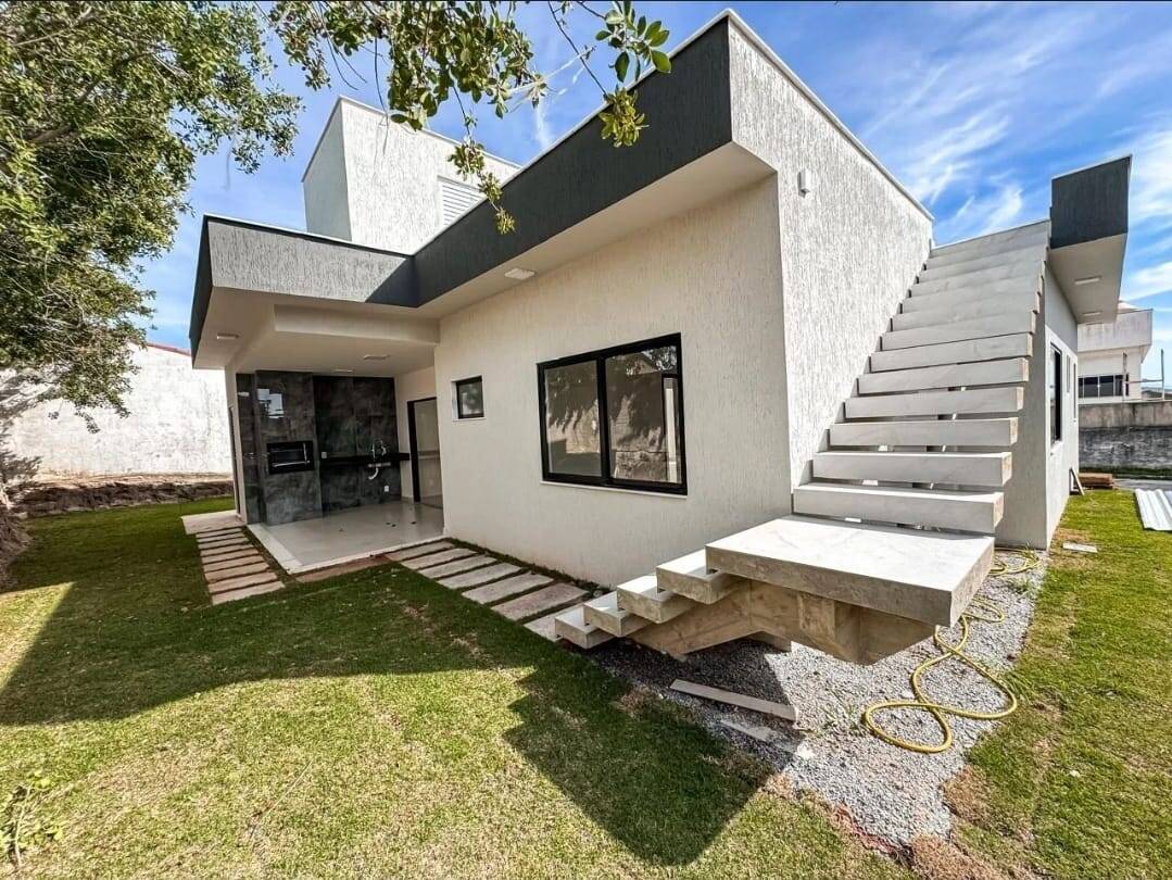 CASA À VENDA EM CONDOMÍNIO COM VISTA PARA A LAGOA – SÃO PEDRO DA ALDEIA/RJ