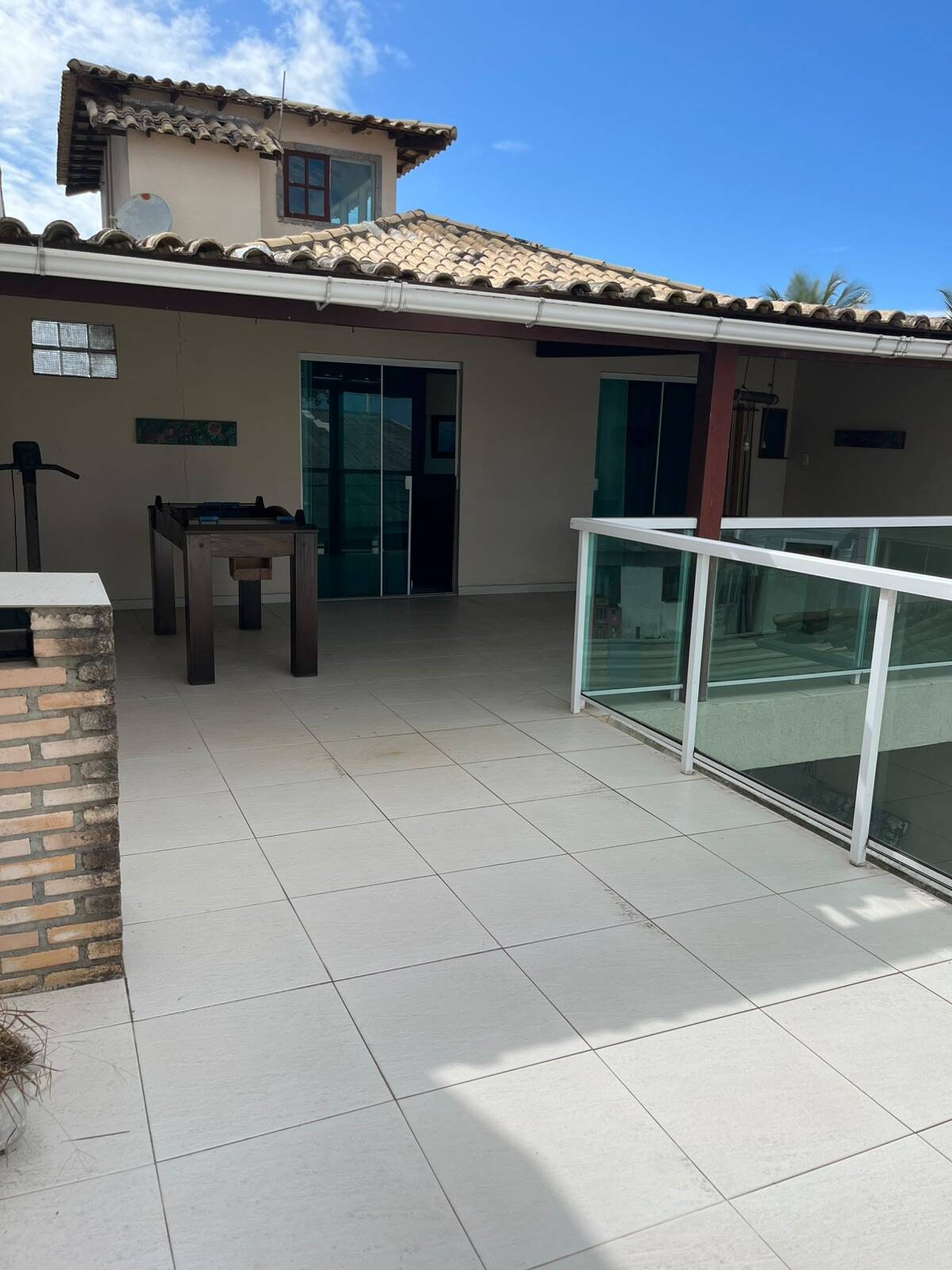 CASA Á VENDA DUPLEX COM 03 QUARTOS INDEPENDENTE NO FOGUETE, CABO FRIO-RJ