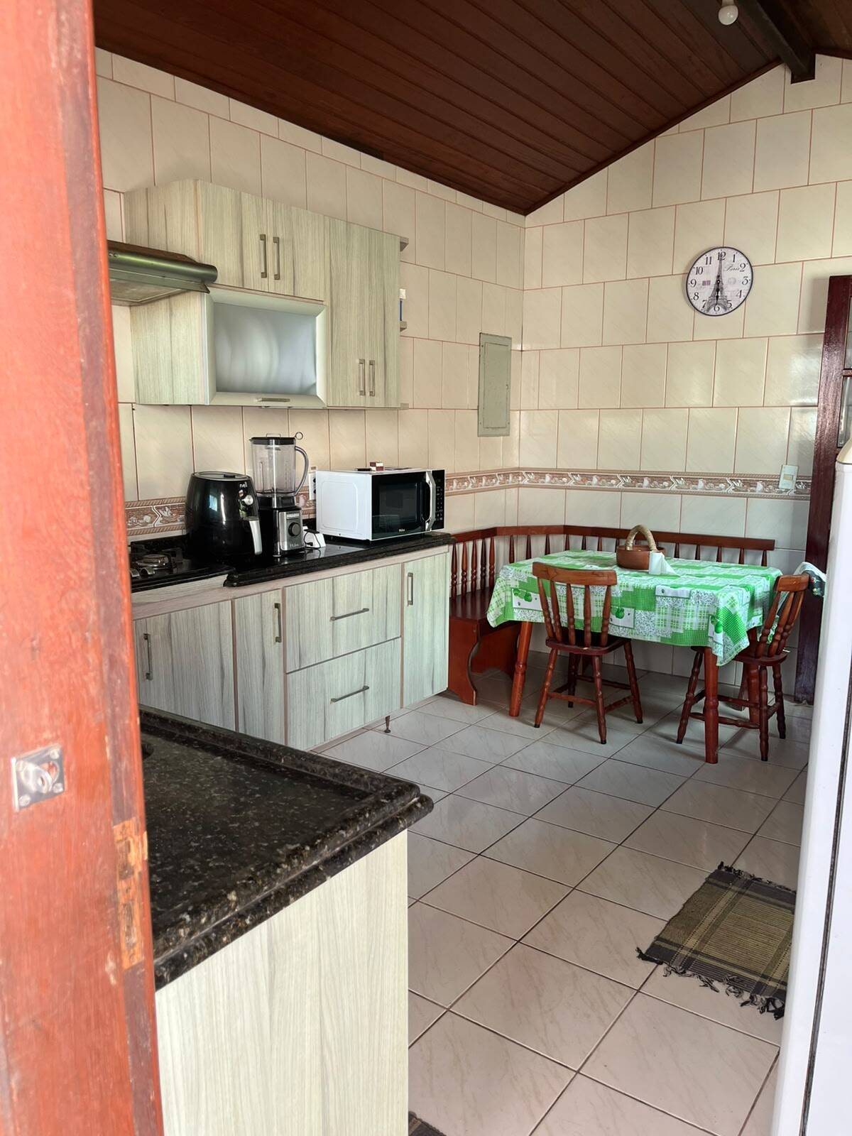CASA Á VENDA DUPLEX COM 03 QUARTOS INDEPENDENTE NO FOGUETE, CABO FRIO-RJ