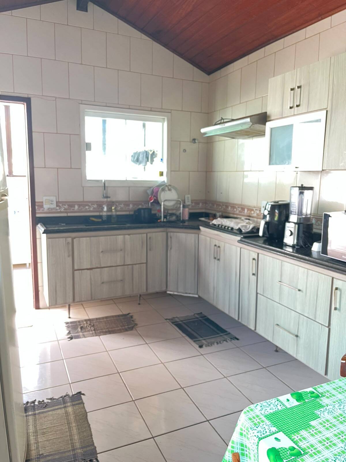 CASA Á VENDA DUPLEX COM 03 QUARTOS INDEPENDENTE NO FOGUETE, CABO FRIO-RJ
