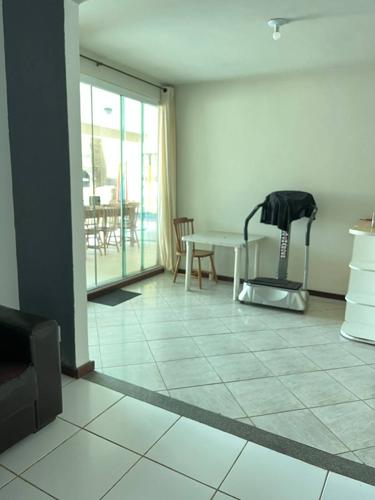 CASA Á VENDA DUPLEX COM 03 QUARTOS INDEPENDENTE NO FOGUETE, CABO FRIO-RJ