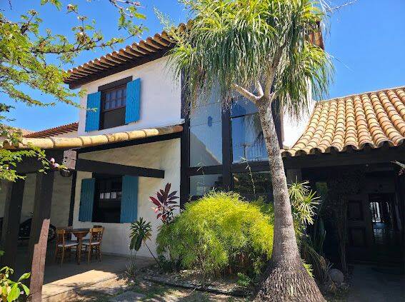 Mansão na Moringa com 05 quartos á venda em Cabo Frio - Rj