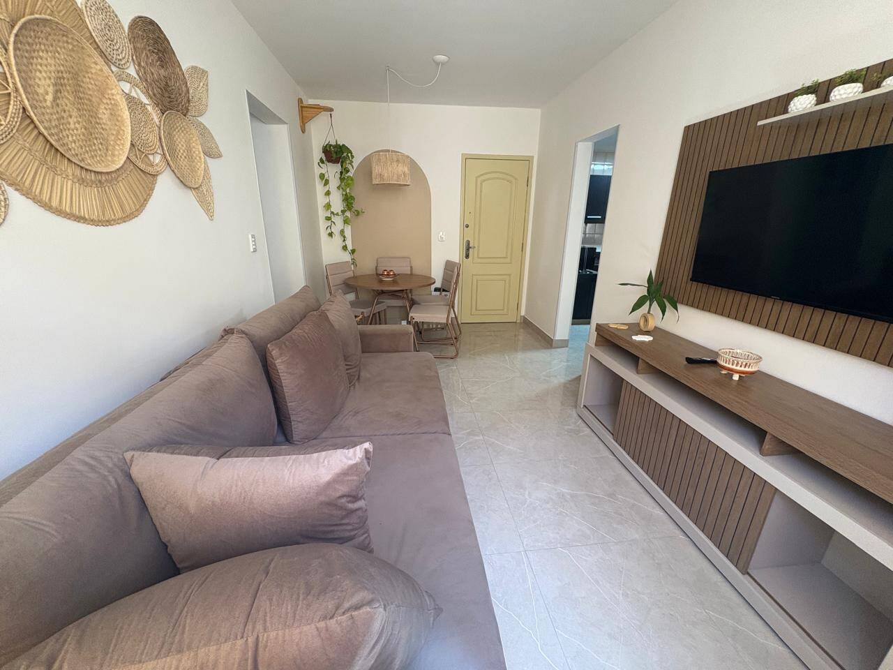 Apartamento á venda com 03 quartos mobiliado na Passagem em Cabo Frio-RJ