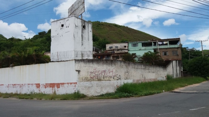 OPORTUNIDADE DE TERRENO COMERCIAL DE 1.300M² - BARRA MANSA/RJ