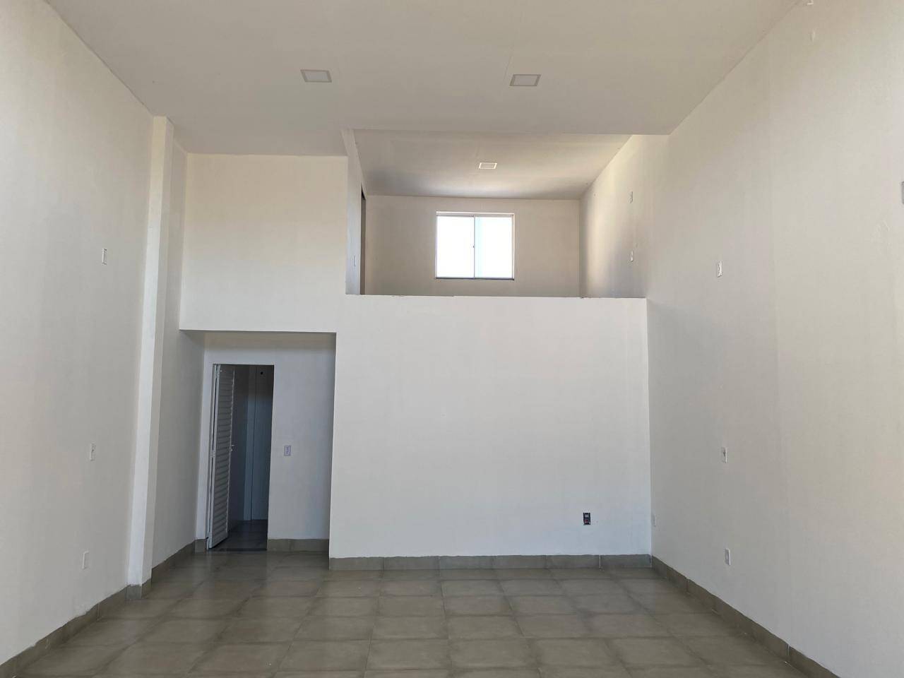 EXCELENTE PONTO COMERCIAL COM 40M² À VENDA - CABO FRIO/RJ