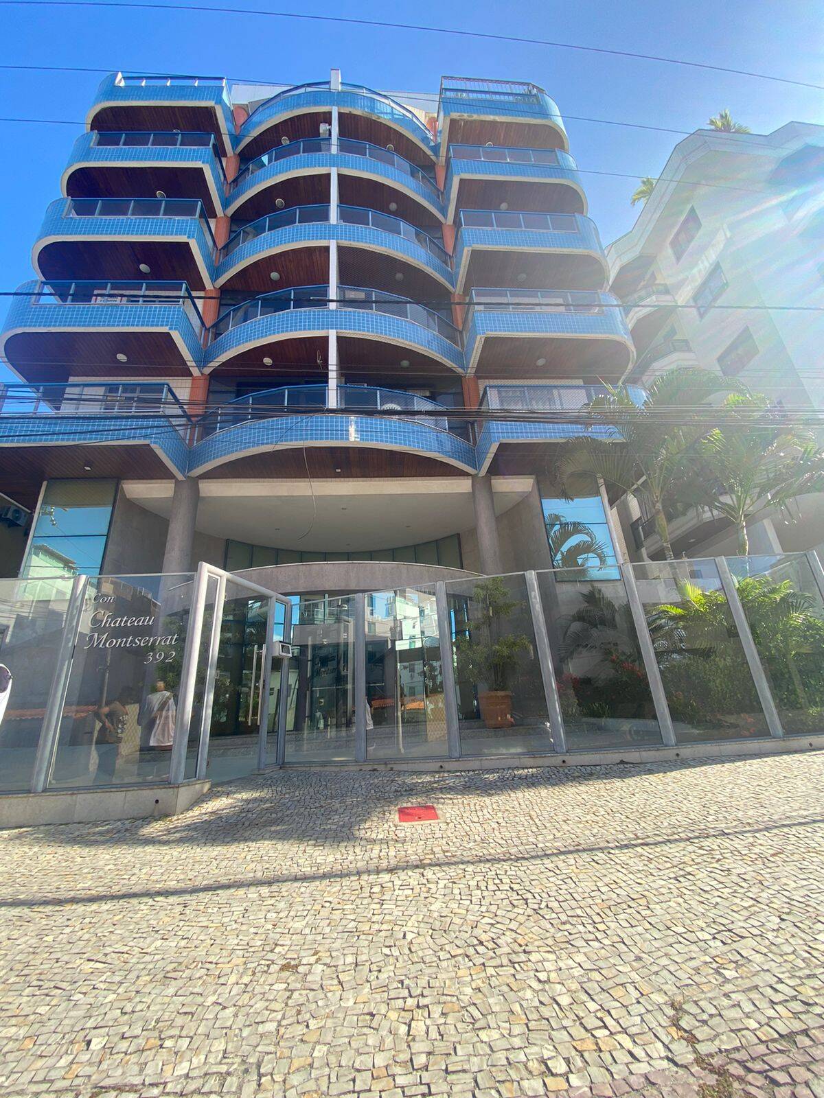 APARTAMENTO AMPLO Á VENDA DE 03 QUARTOS EM NO ALGODOAL – CABO FRIO/RJ