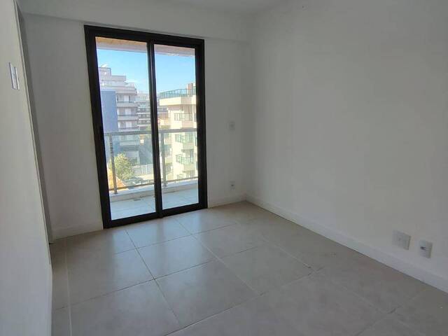 #3562 - Apartamento para Venda em Cabo Frio - RJ - 2