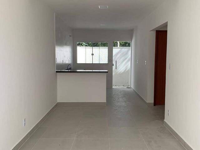 #3742 - Casa Independente para Venda em Cabo Frio - RJ - 2