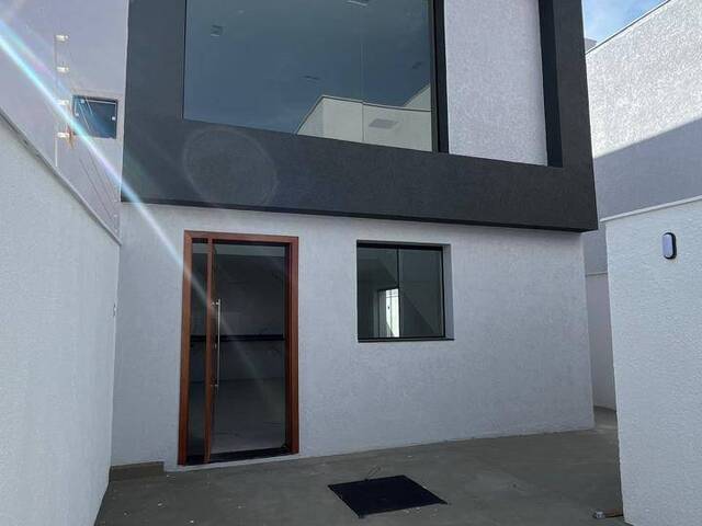 #3827 - Casa Independente para Venda em Cabo Frio - RJ - 1