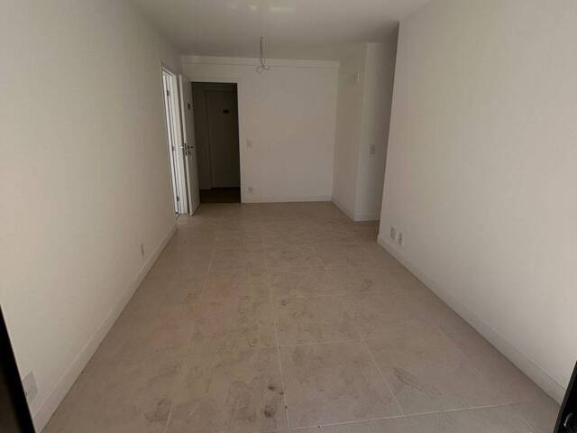 Apartamento para Venda em Cabo Frio - 3
