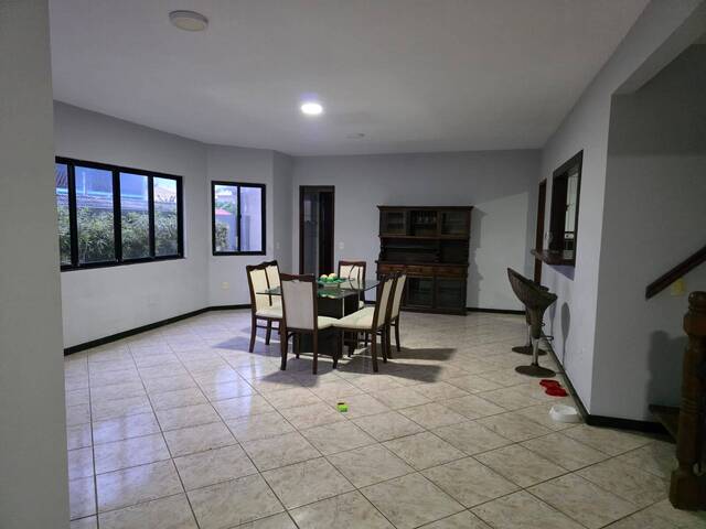 Casa Independente para Venda em Cabo Frio - 4