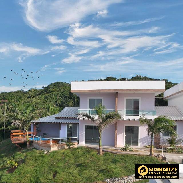 OPORTUNIDADE CASA COM 03 QUARTOS NO ALTO PERÓ - CABO FRIO/RJ
