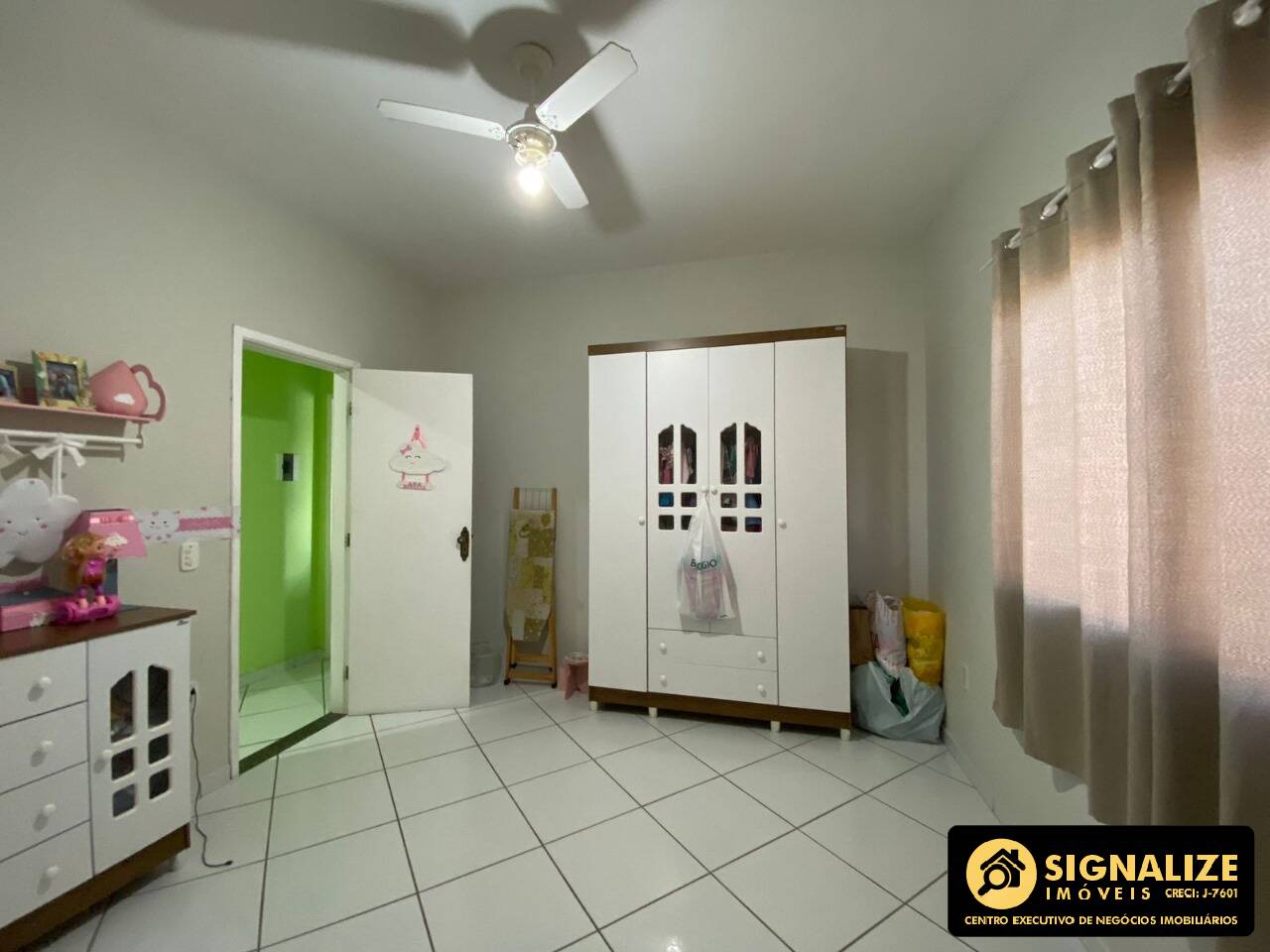Casa à venda com 6 quartos, 180m² - Foto 3