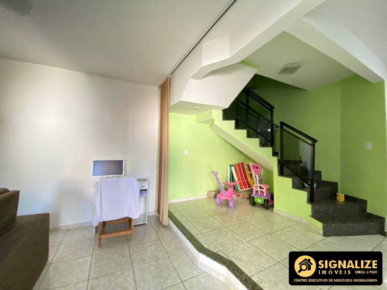 Casa à venda com 6 quartos, 180m² - Foto 10