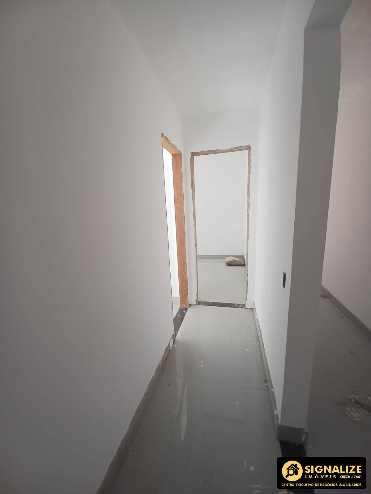 Casa à venda com 3 quartos, 220m² - Foto 8