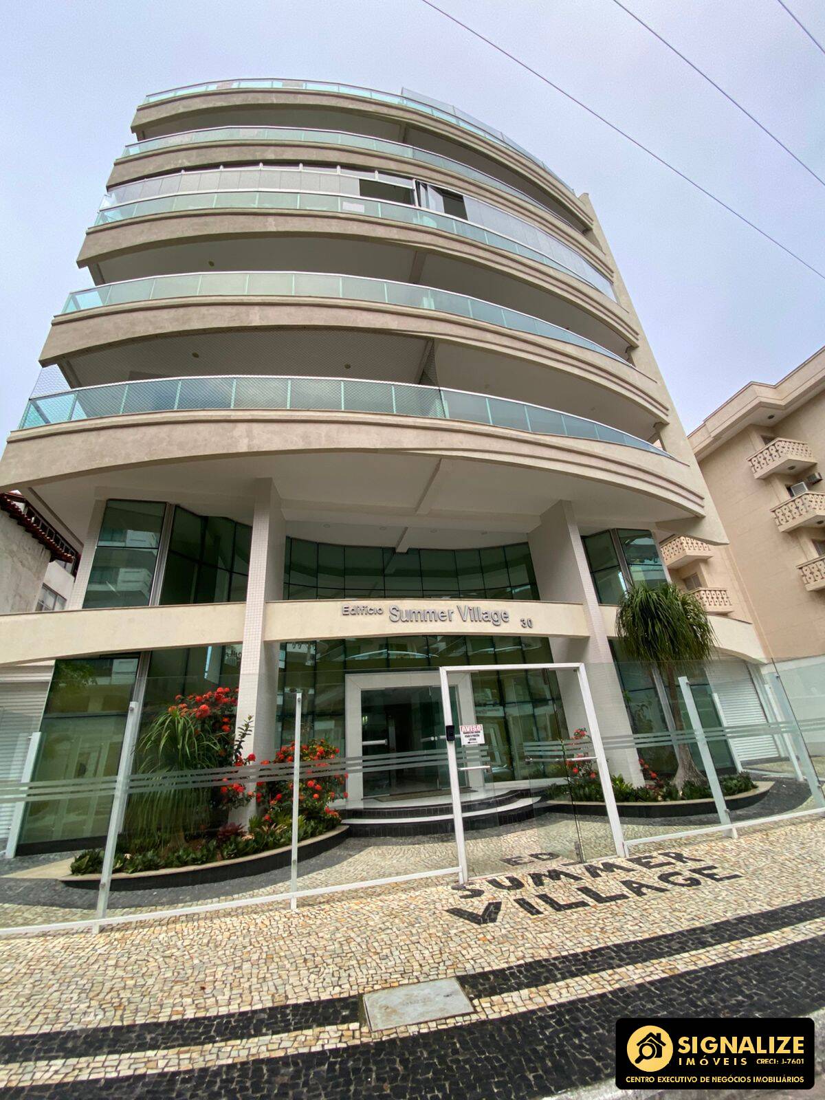 APARTAMENTO À VENDA COM VISTA PARA A PRAIA DO FORTE - CABO FRIO/RJ