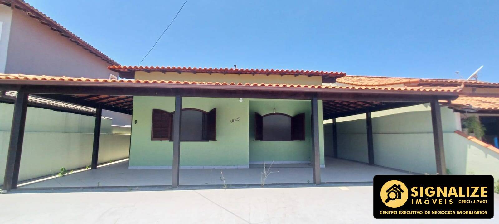 CASA À VENDA COM 03 QUARTOS NO CONDOMÍNIO DOS PÁSSAROS - CABO FRIO/RJ