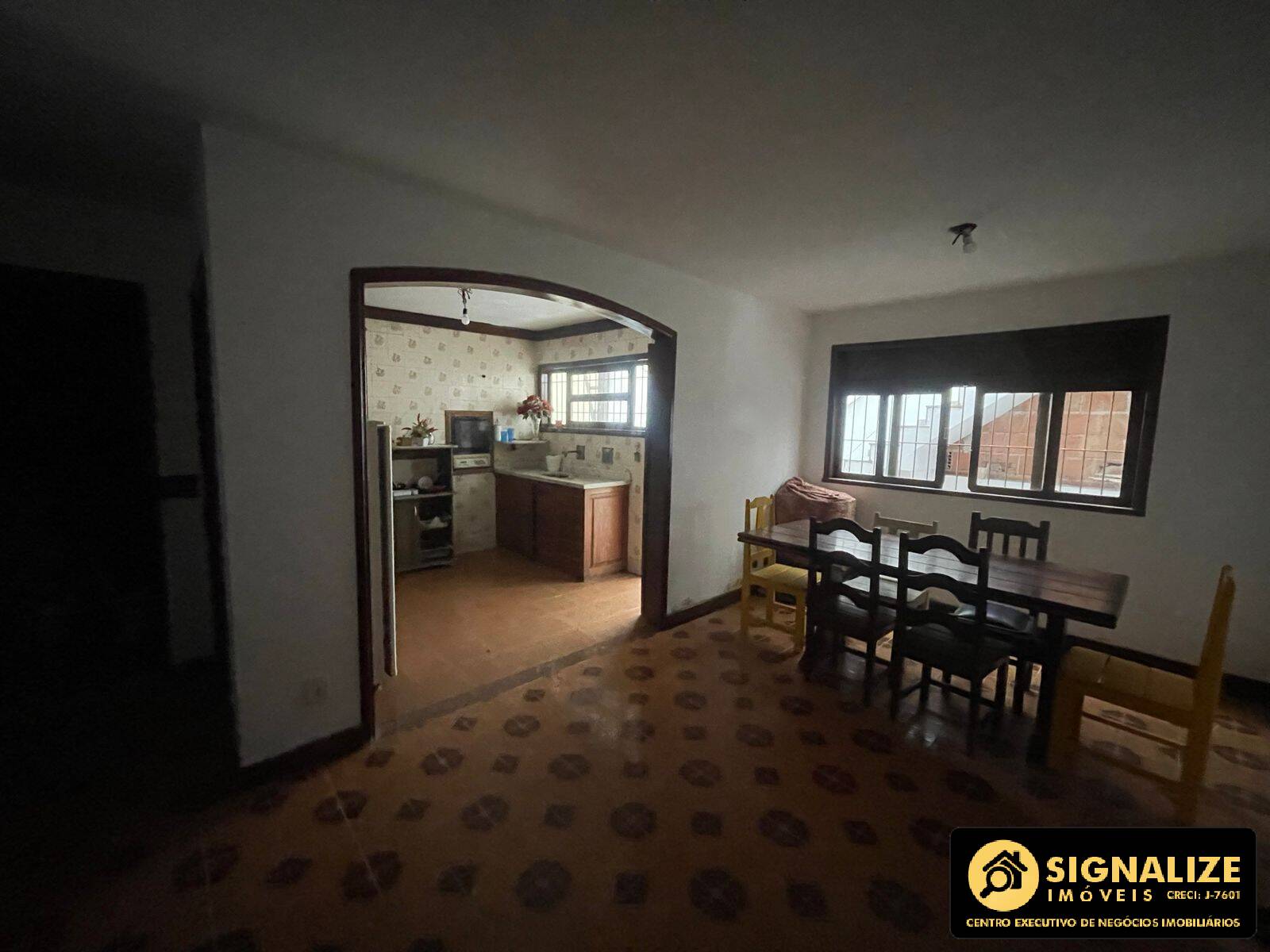 Casa para alugar com 6 quartos, 200m² - Foto 3