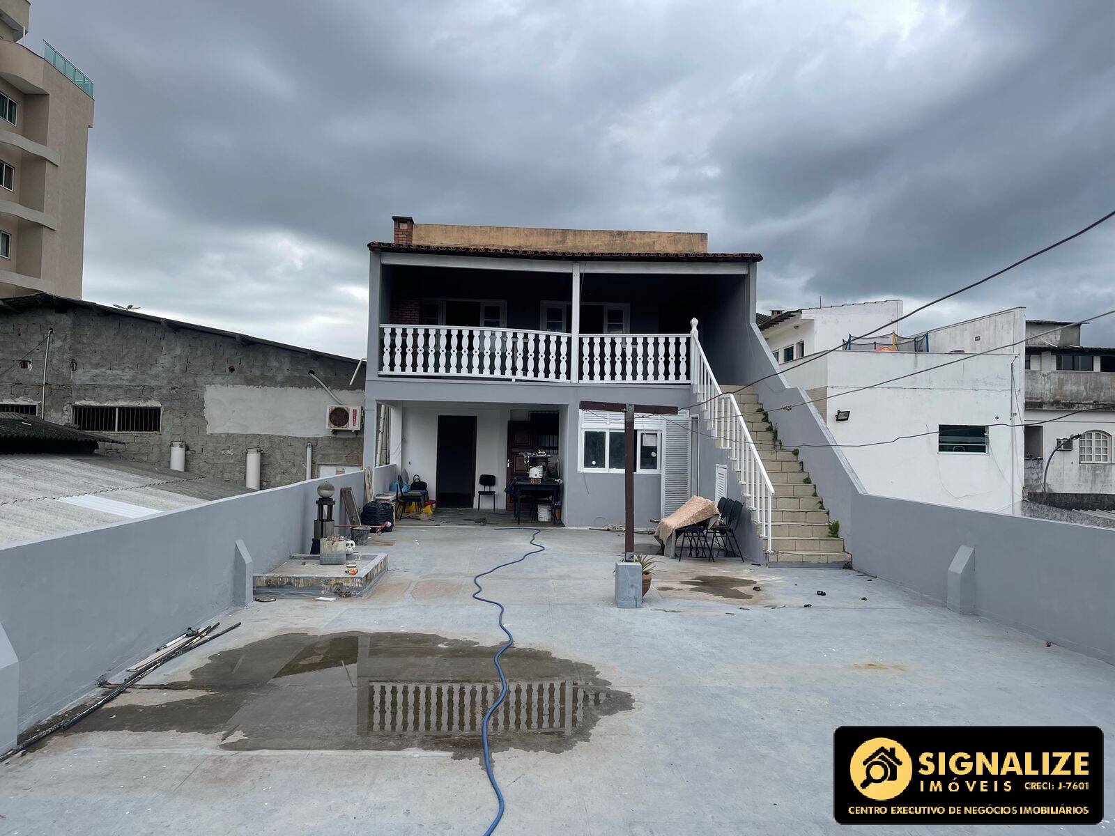 Casa para alugar com 6 quartos, 200m² - Foto 1