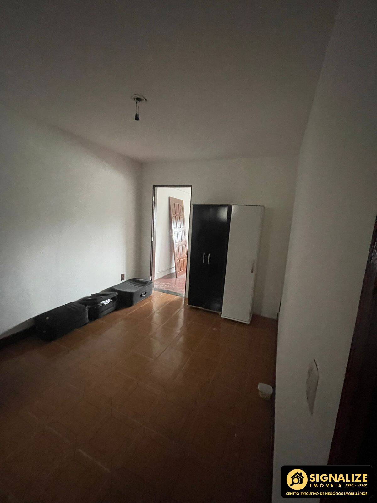 Casa para alugar com 6 quartos, 200m² - Foto 11