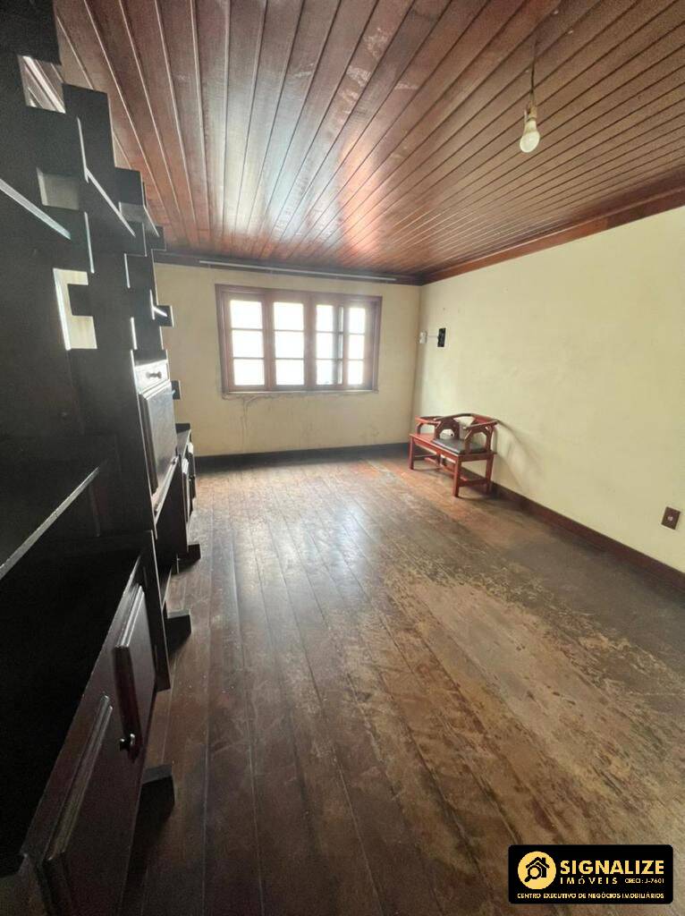Casa para alugar com 6 quartos, 200m² - Foto 10