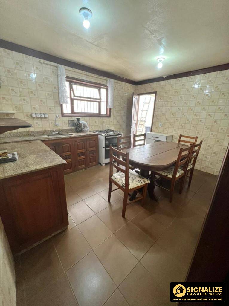 Casa para alugar com 6 quartos, 200m² - Foto 4