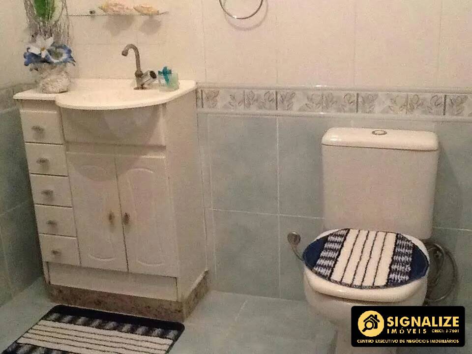 Casa de Condomínio para alugar com 4 quartos, 240m² - Foto 8