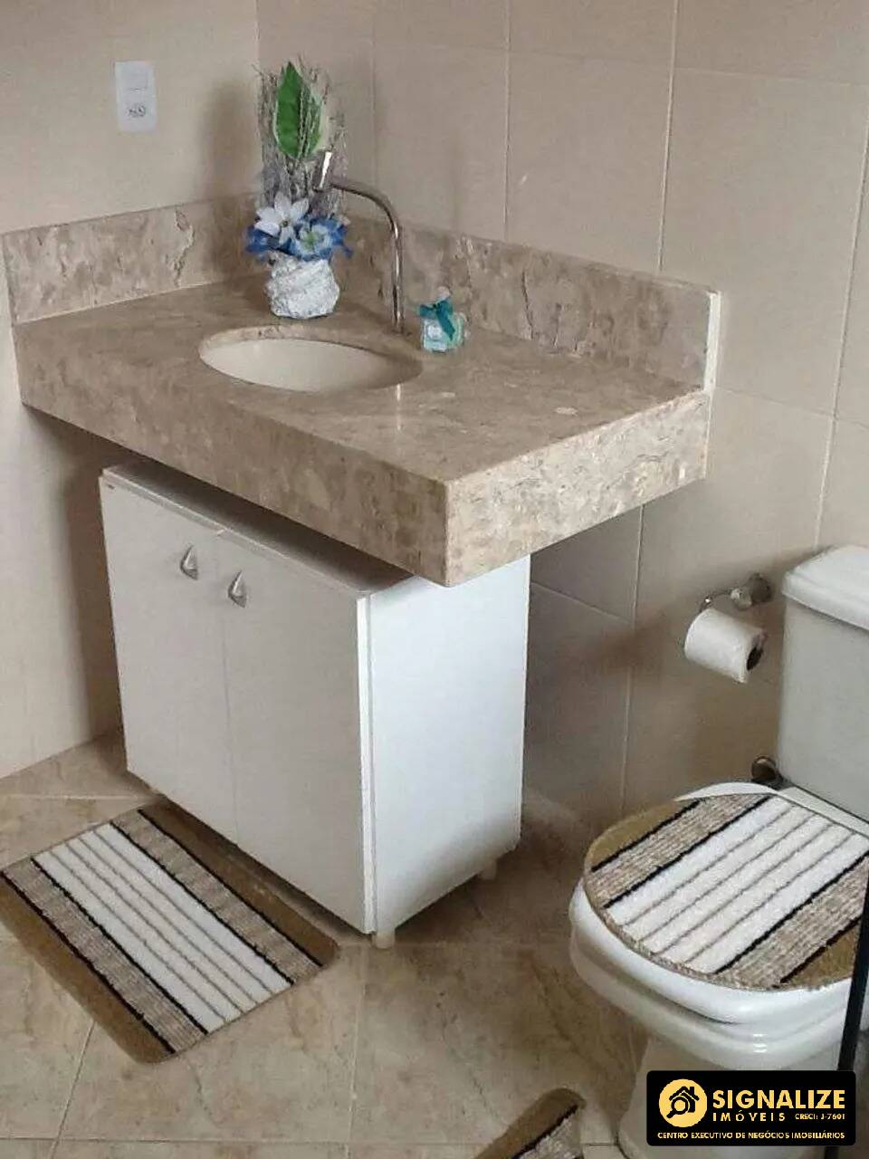 Casa de Condomínio para alugar com 4 quartos, 240m² - Foto 14