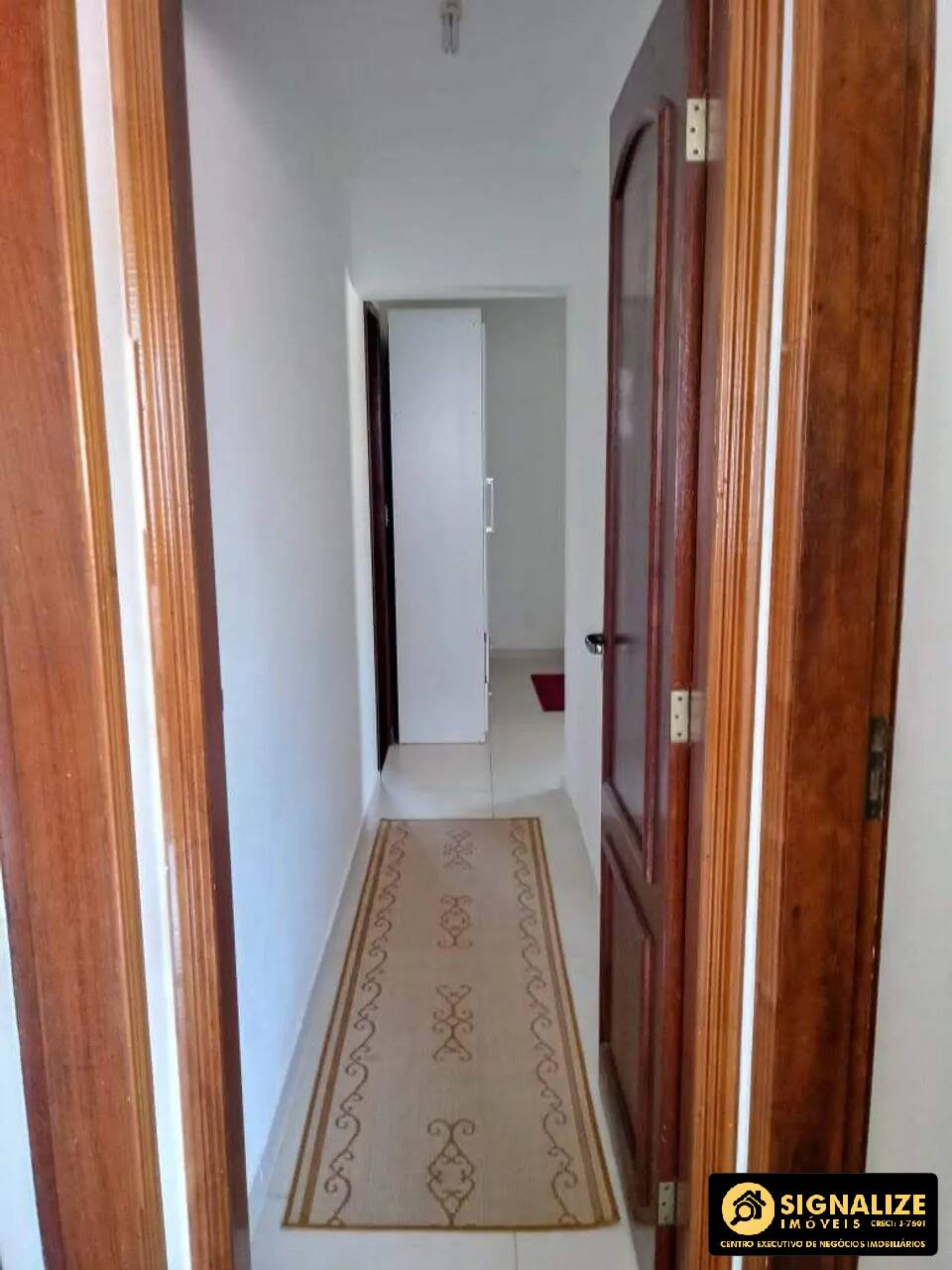 Casa de Condomínio para alugar com 4 quartos, 240m² - Foto 9